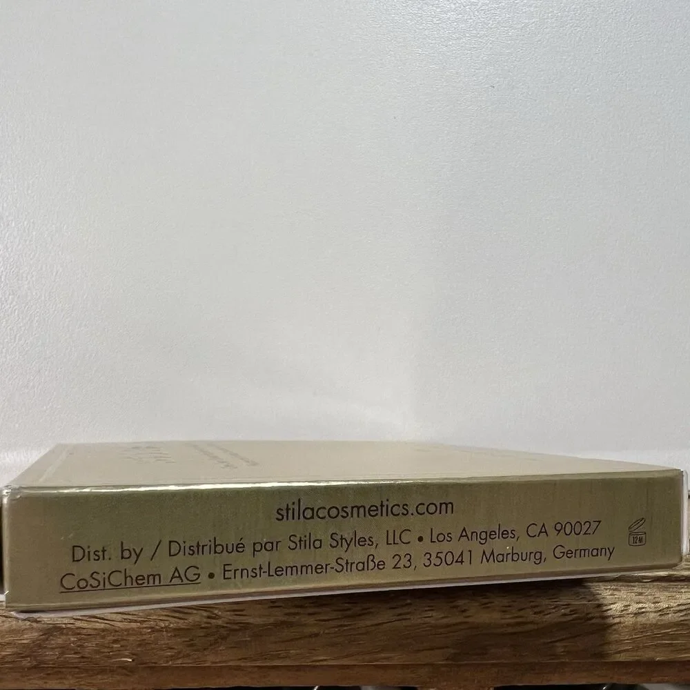 Stila One Step Correct Brightening Finishing Powder Light Perfects Shine Control